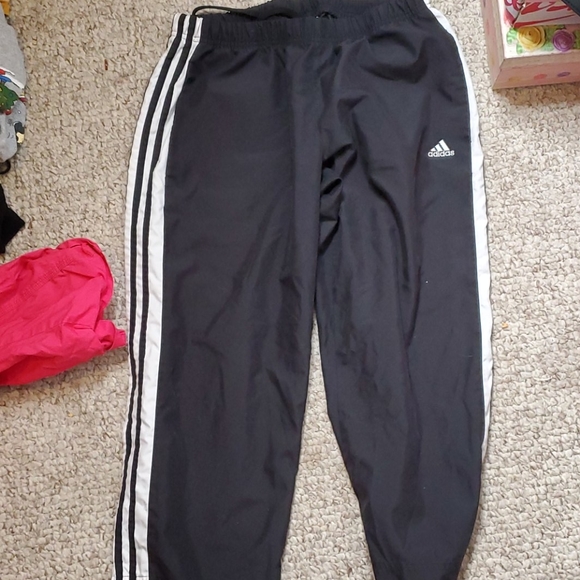 2 pair of capris Adidas and Calvin Klein - Picture 4 of 5